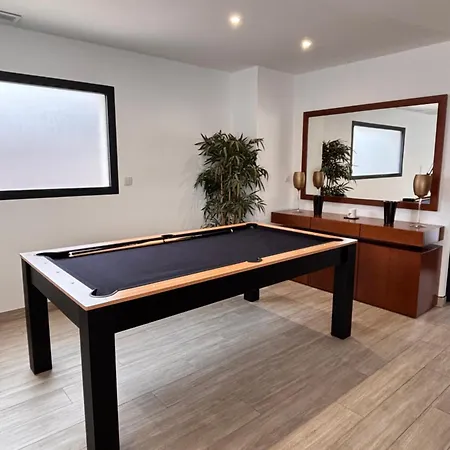 Tropical Chic - Private Pool & Billards Villa