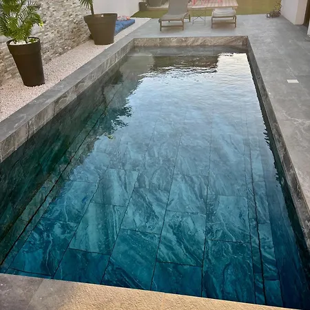 Villa Tropical Chic - Private Pool & Billards Serignan