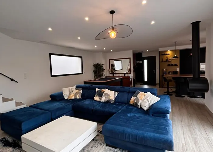 Tropical Chic - Private Pool & Billards Villa *