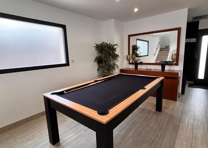 Villa Tropical Chic - Private Pool & Billards *